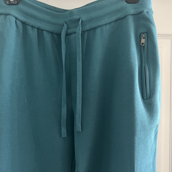 NWT Dolce & Gabbana joggers Size M ***SOLD/NO LONGER AVAILABLE*** - Picture 3 of 7
